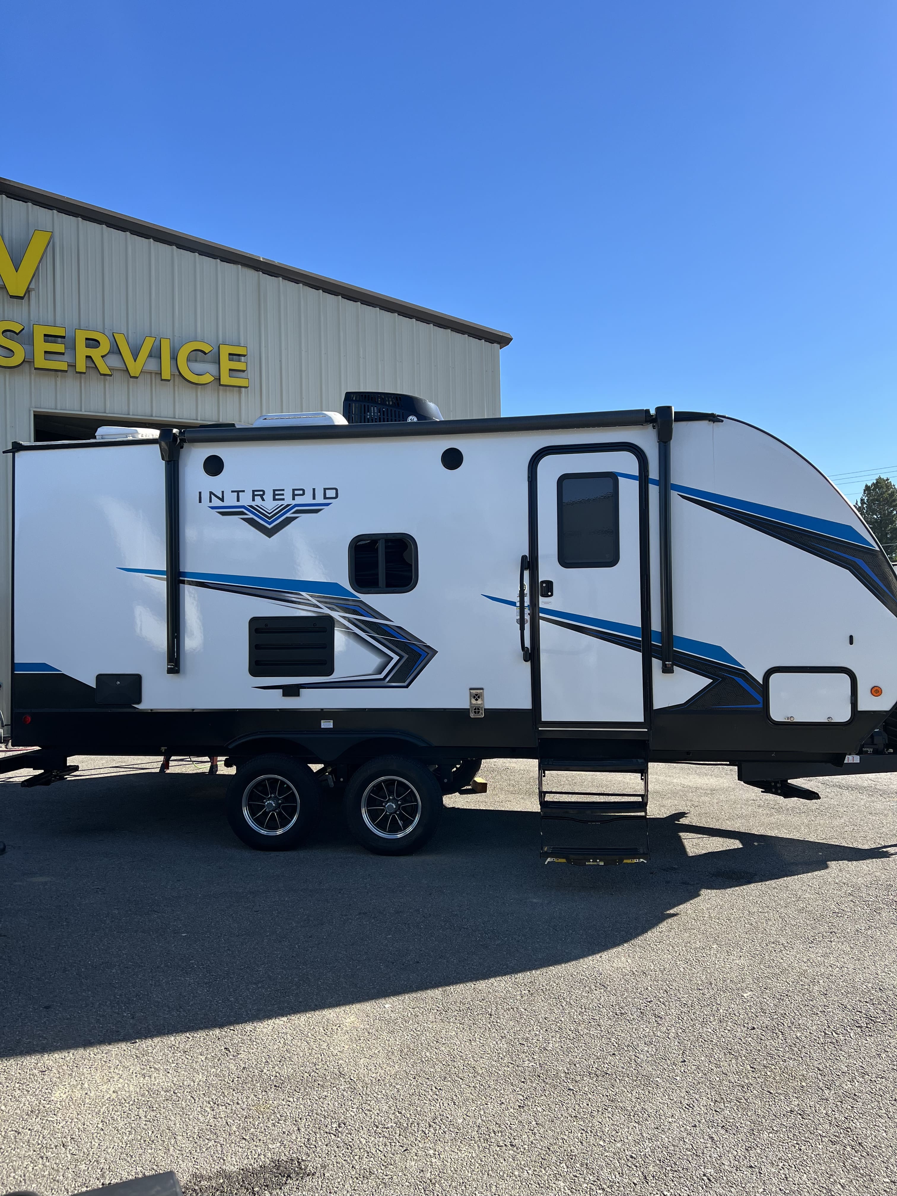 2023 Riverside RV Intrepid 210i - Couples/Rear Bath